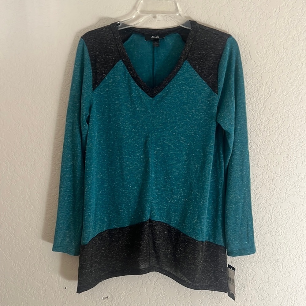NWT AGB Ladies Long Sleeve V-Neck Colorblock Knit Top Teal & Gray size M